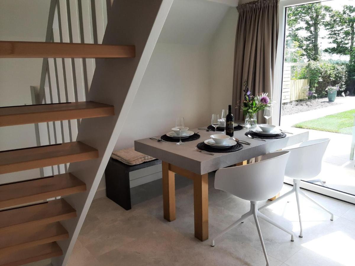 Stylish Holiday Home By The Sea Tuitjenhorn Экстерьер фото
