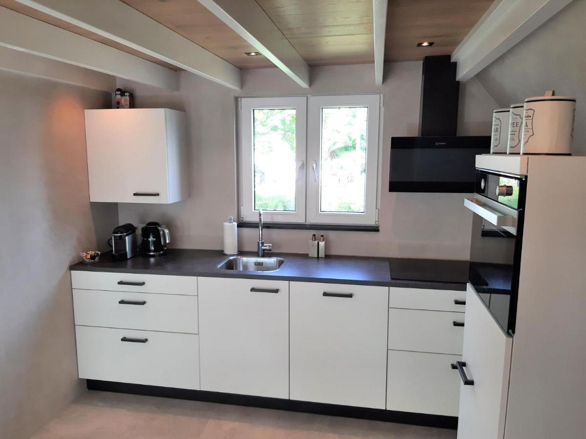 Stylish Holiday Home By The Sea Tuitjenhorn Экстерьер фото